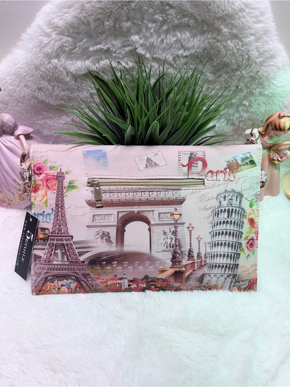 NWT Paris Landmark Print Pink Clutch Purse  Wedding Guest Ready Graduation 💞